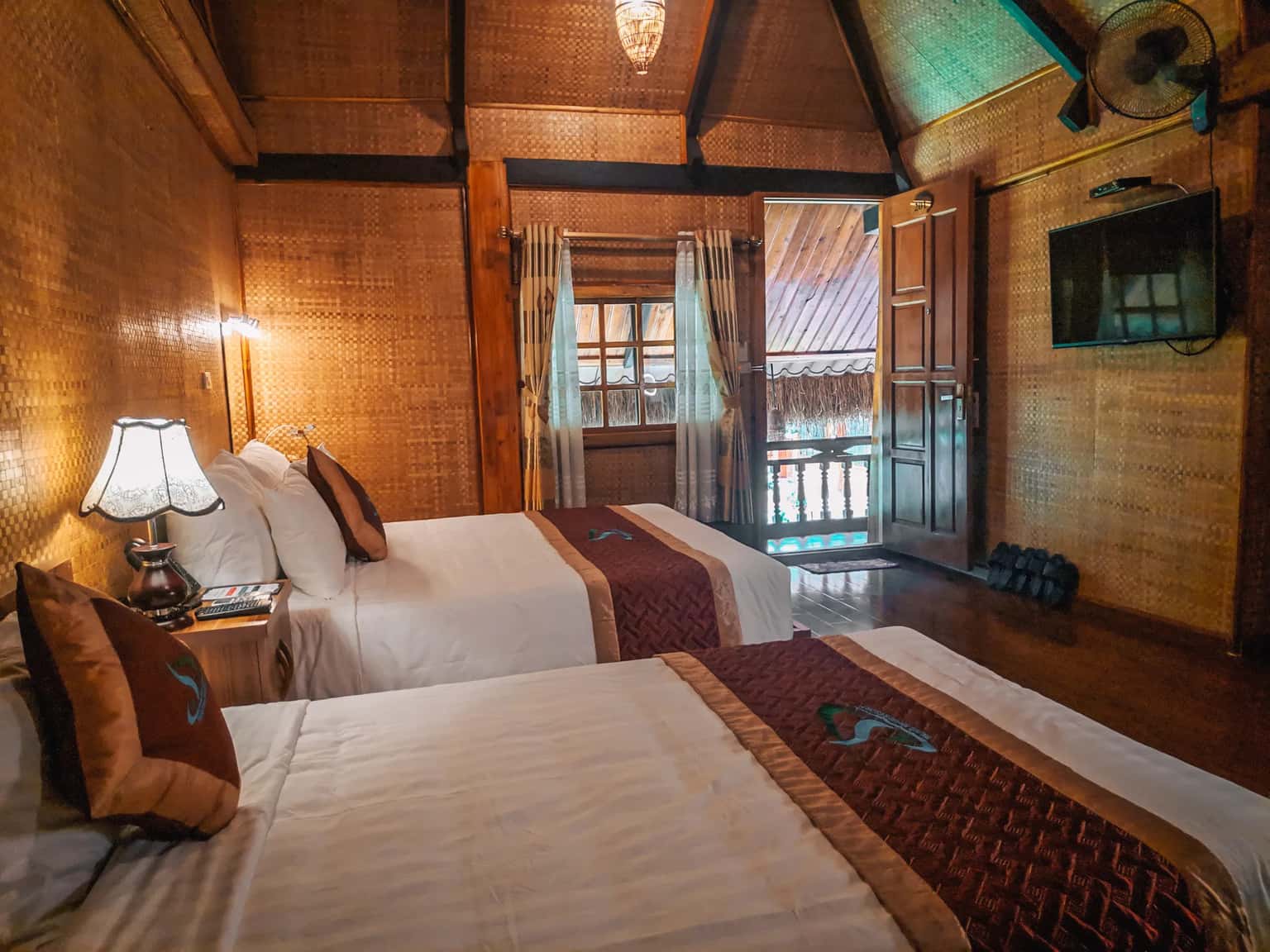 justfly thung nham resort phong deluxe triple ninh binh 