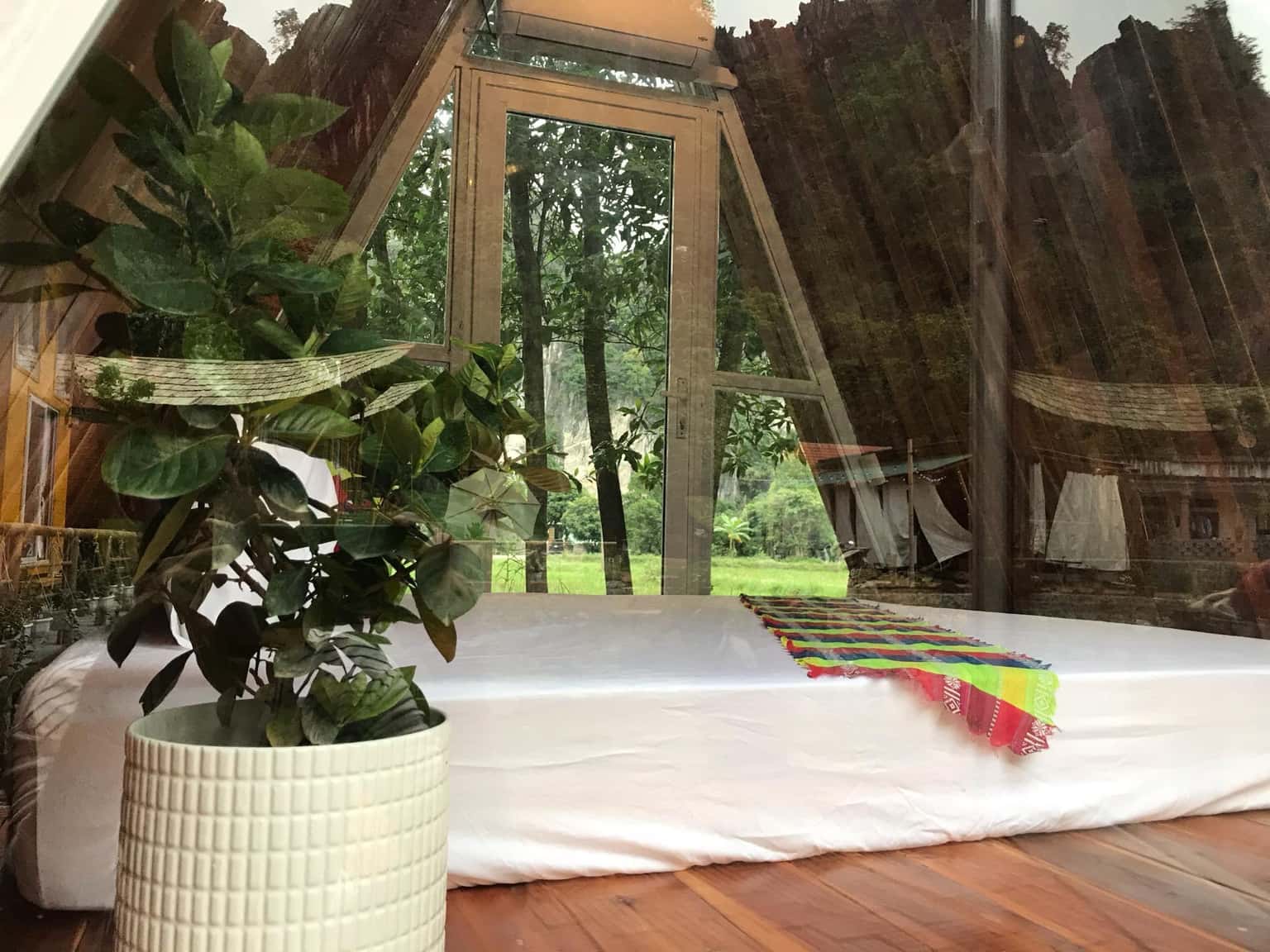 justfly trang an lamia bungalow triangle house couple ninh binh 