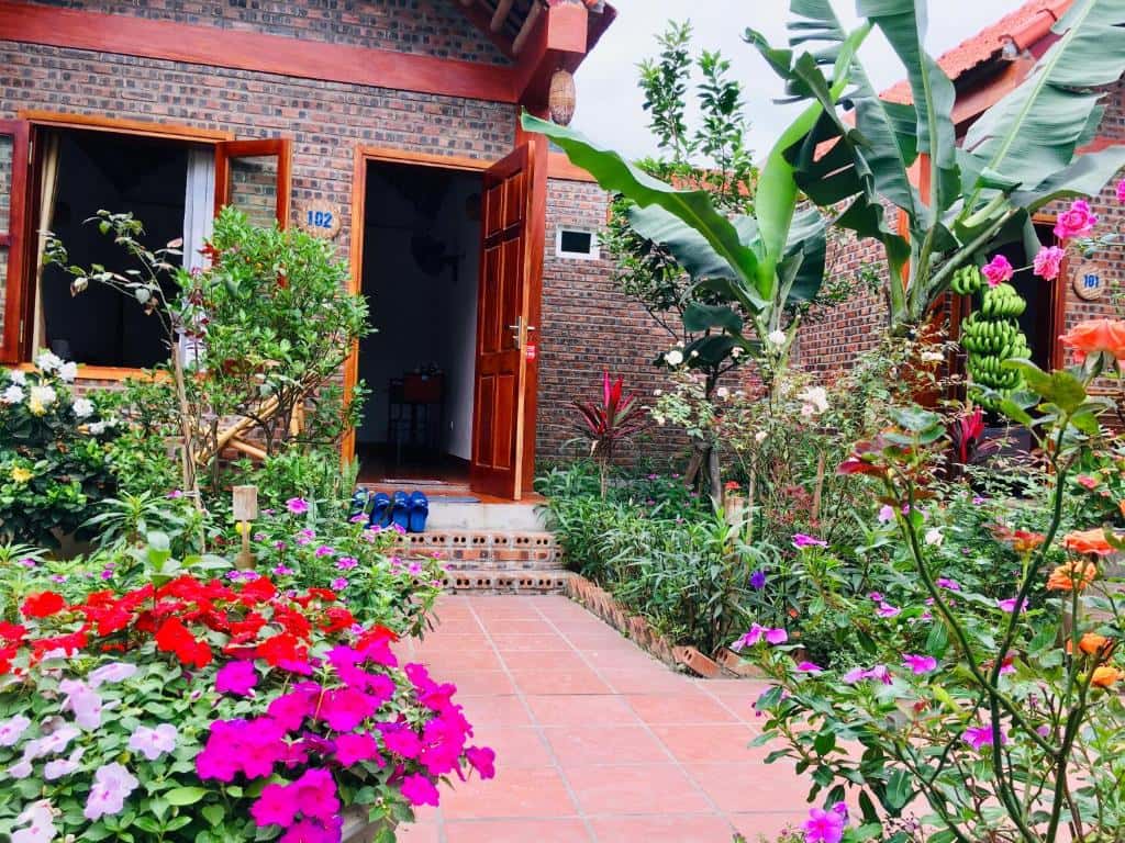 justfly phong 4 nguoi co ban cong tam coc friendly homestay ninh binh