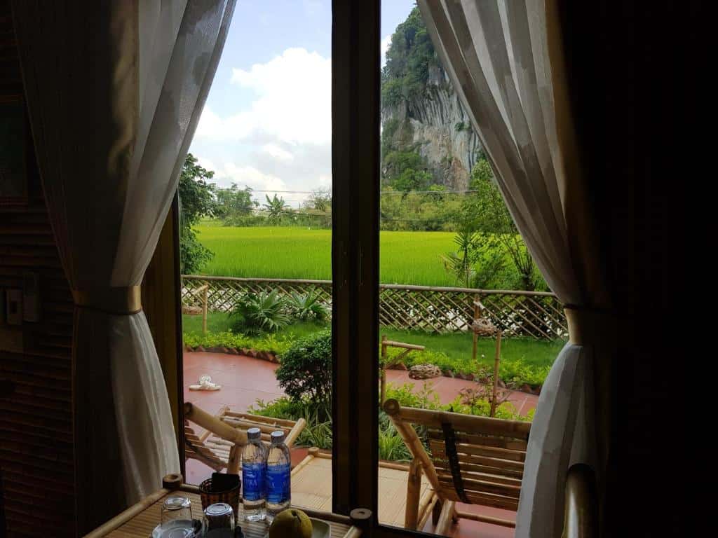 justfly deluxe phong tam rieng ngoai troi tam coc horizon bungalow