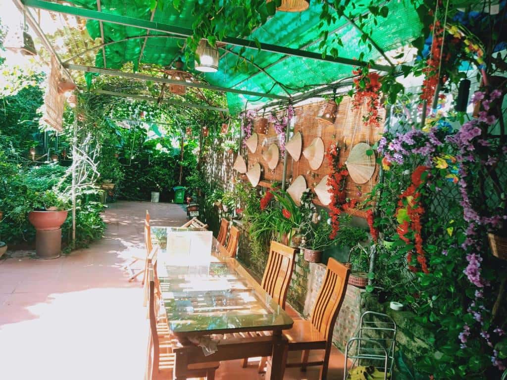 phong deluxe ling phi hungs unique homestay ninh binh