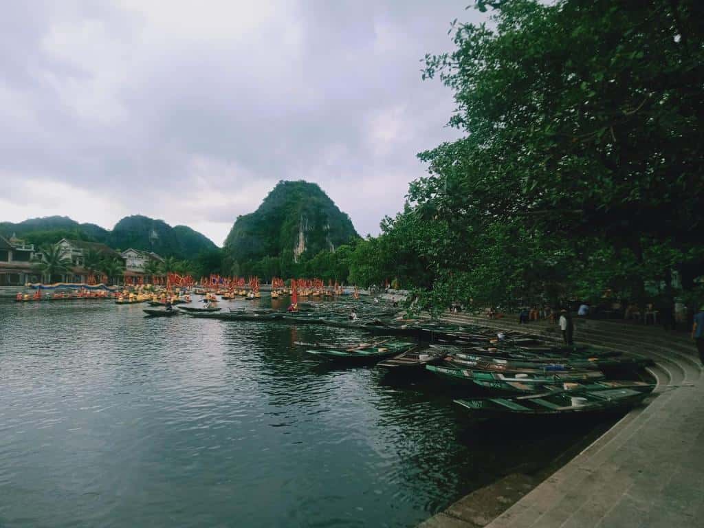 phong deluxe ling phi hungs unique homestay ninh binh