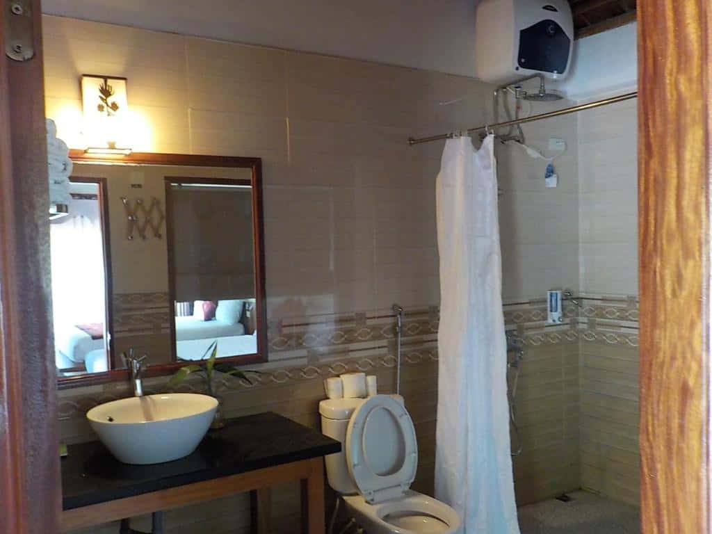 justfly deluxe room chez loan hotel ninh binh