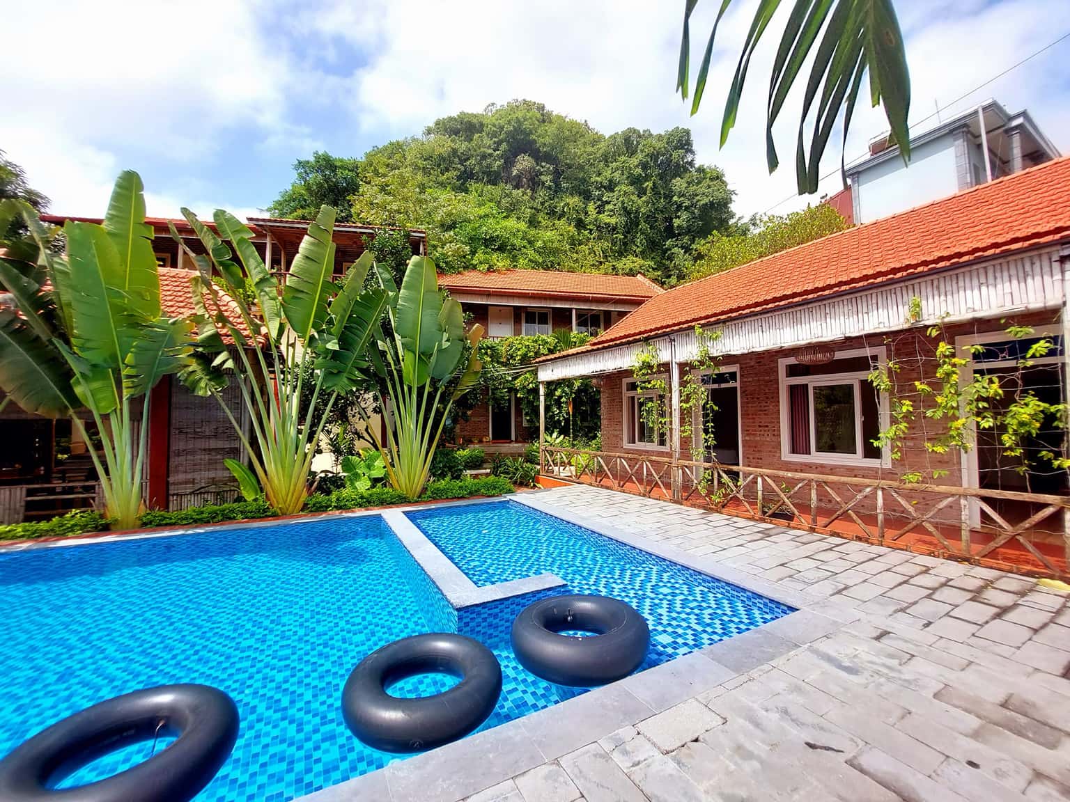 phong double view nui ninh binh mountain side homestay