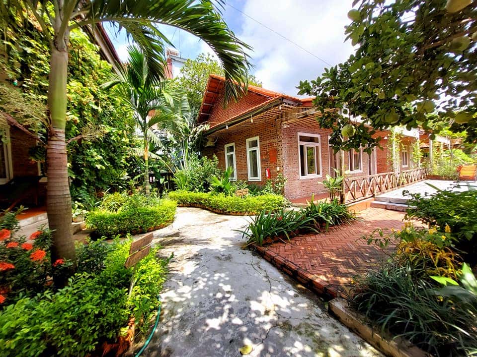 phong double view nui ninh binh mountain side homestay