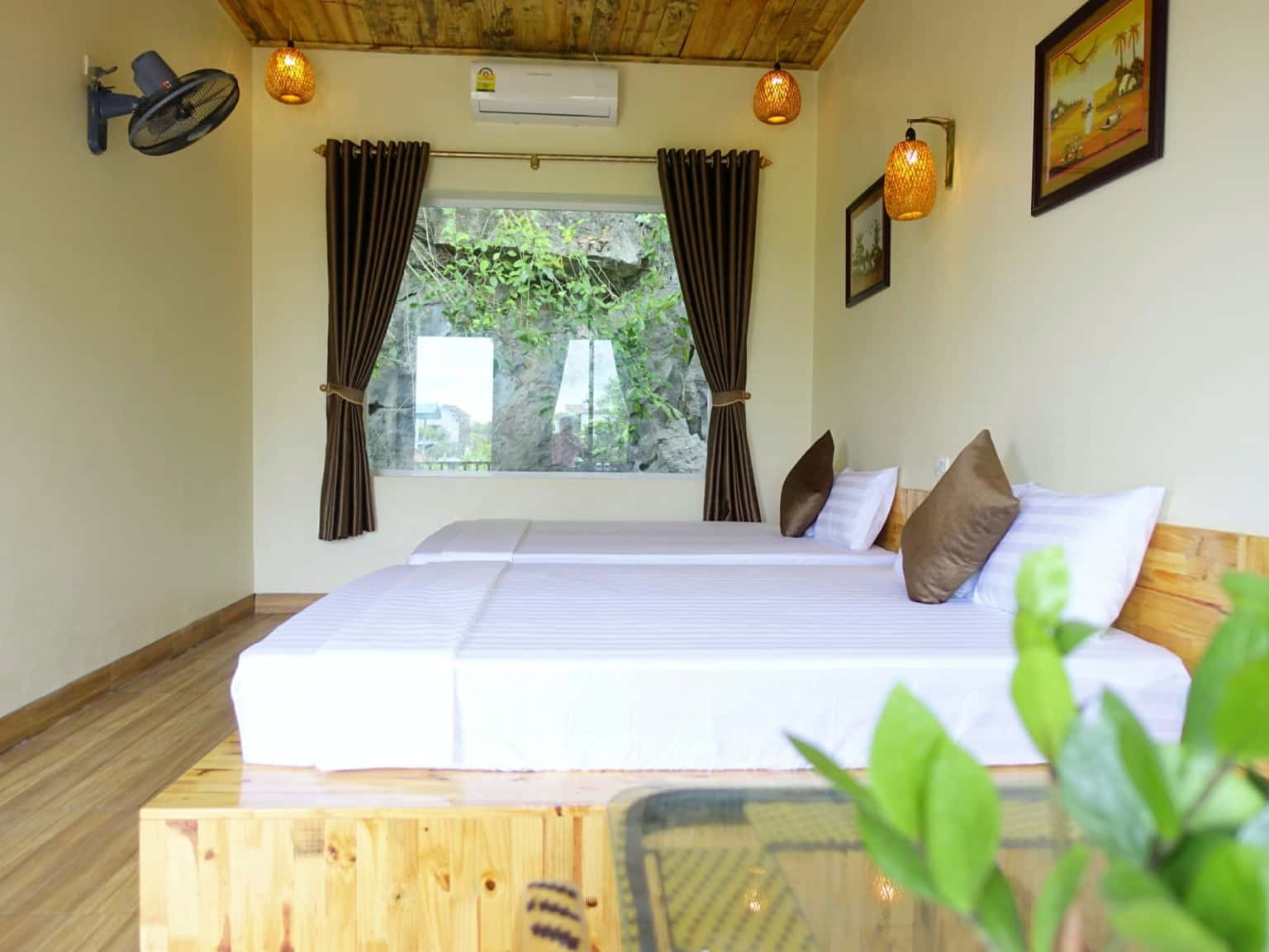 phong gia dinh ninh binh mountain side homestay