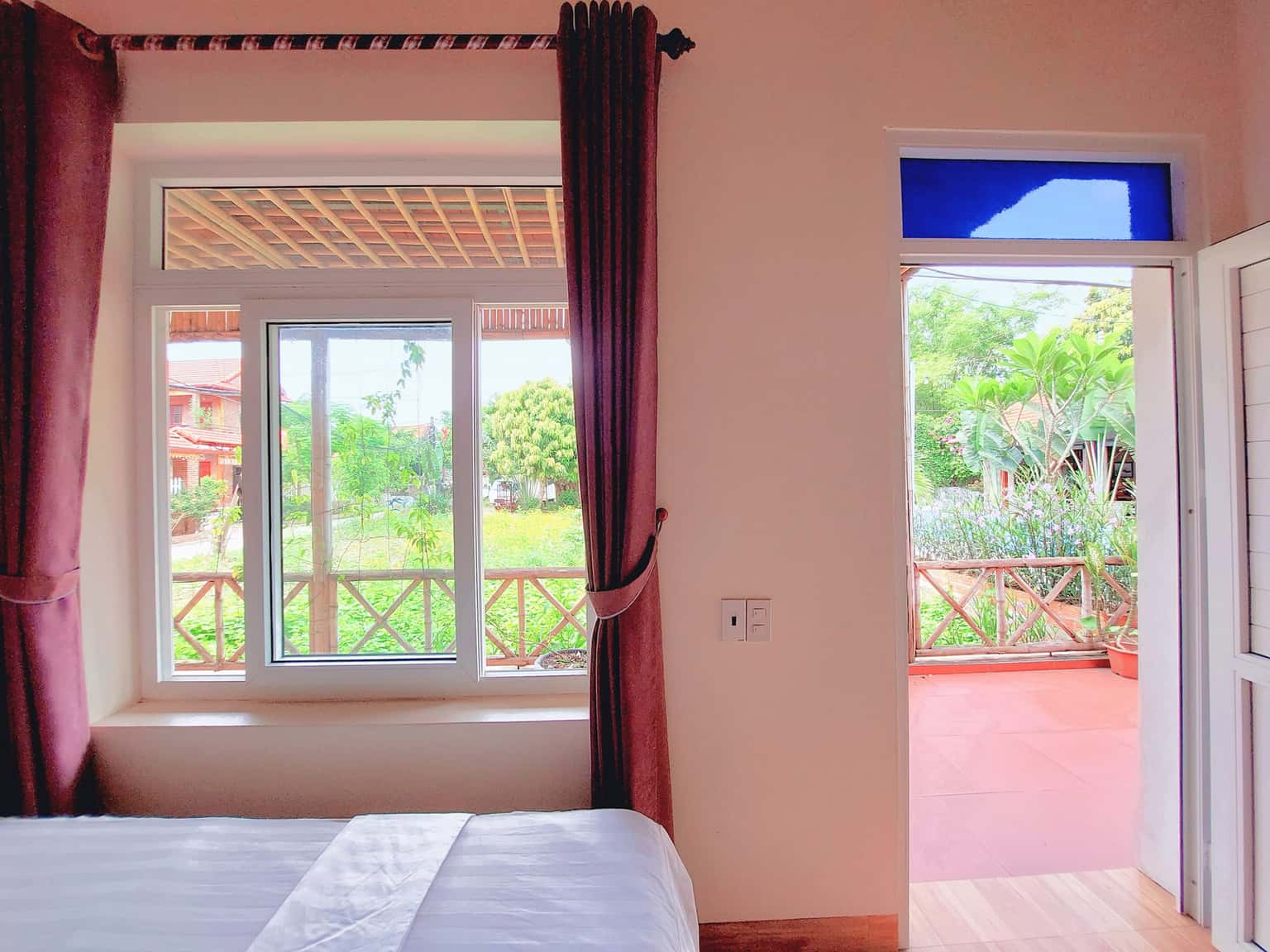 phong triple ninh binh mountain side homestay\