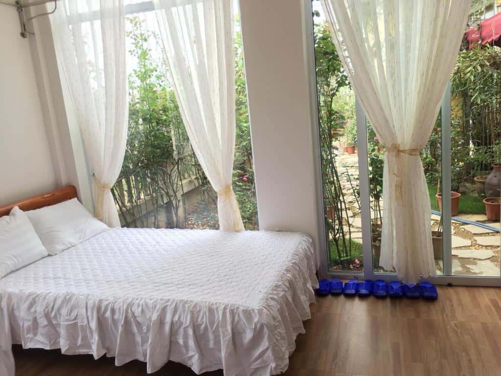 phong giuong king view vuong rose homestay ninh binh