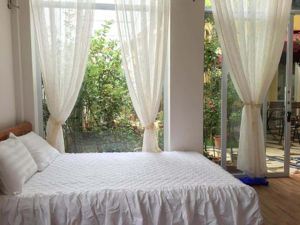 phong giuong king view vuong rose homestay ninh binh