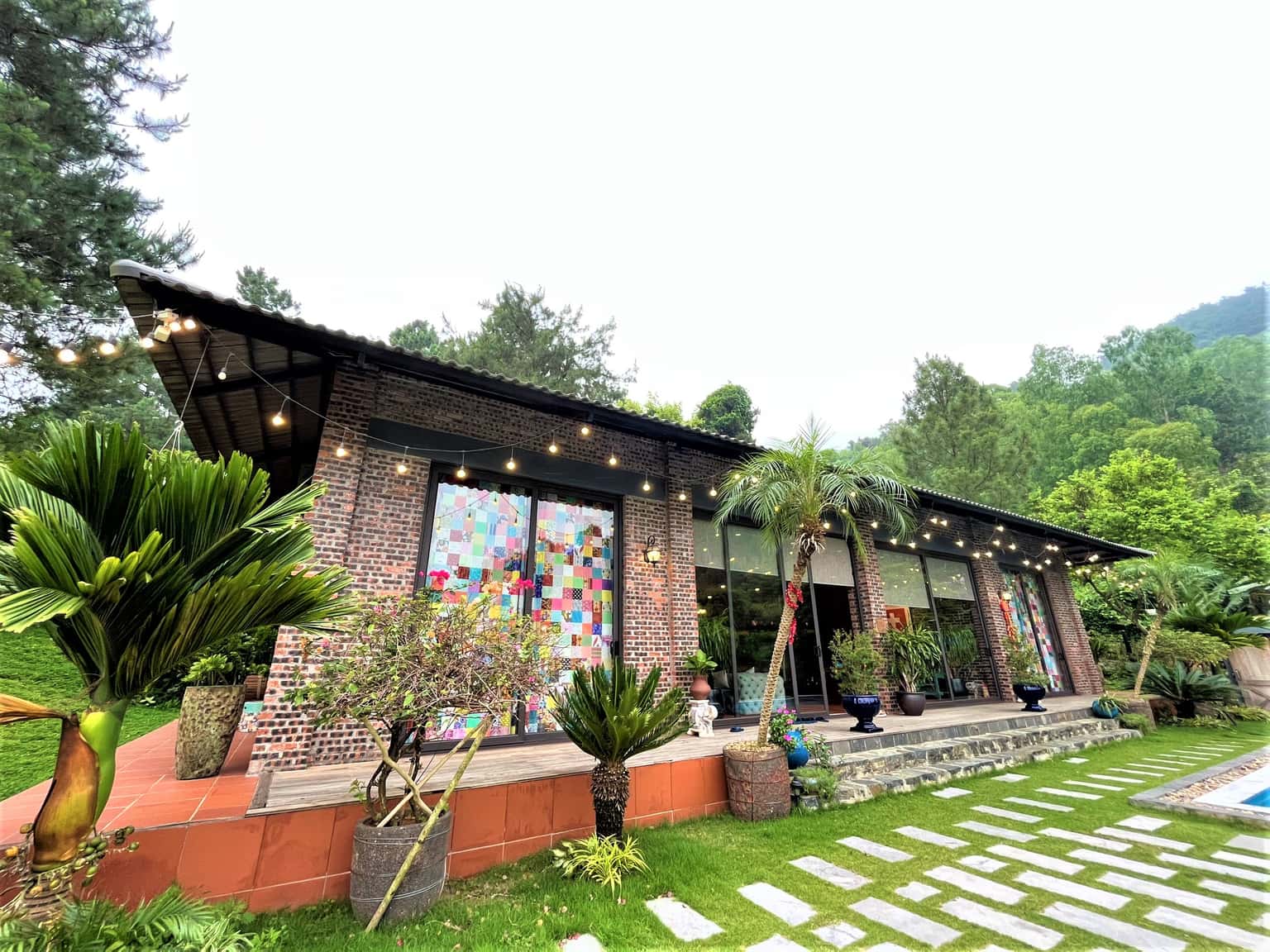 brick house tam dao