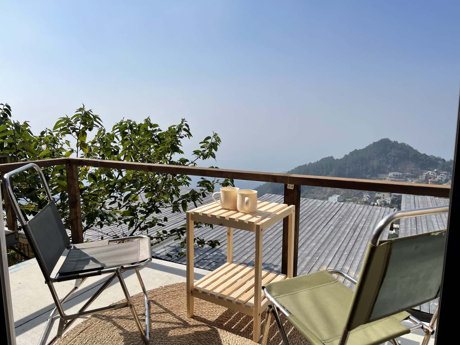 justfly duples balcony room co la homestay tam dao