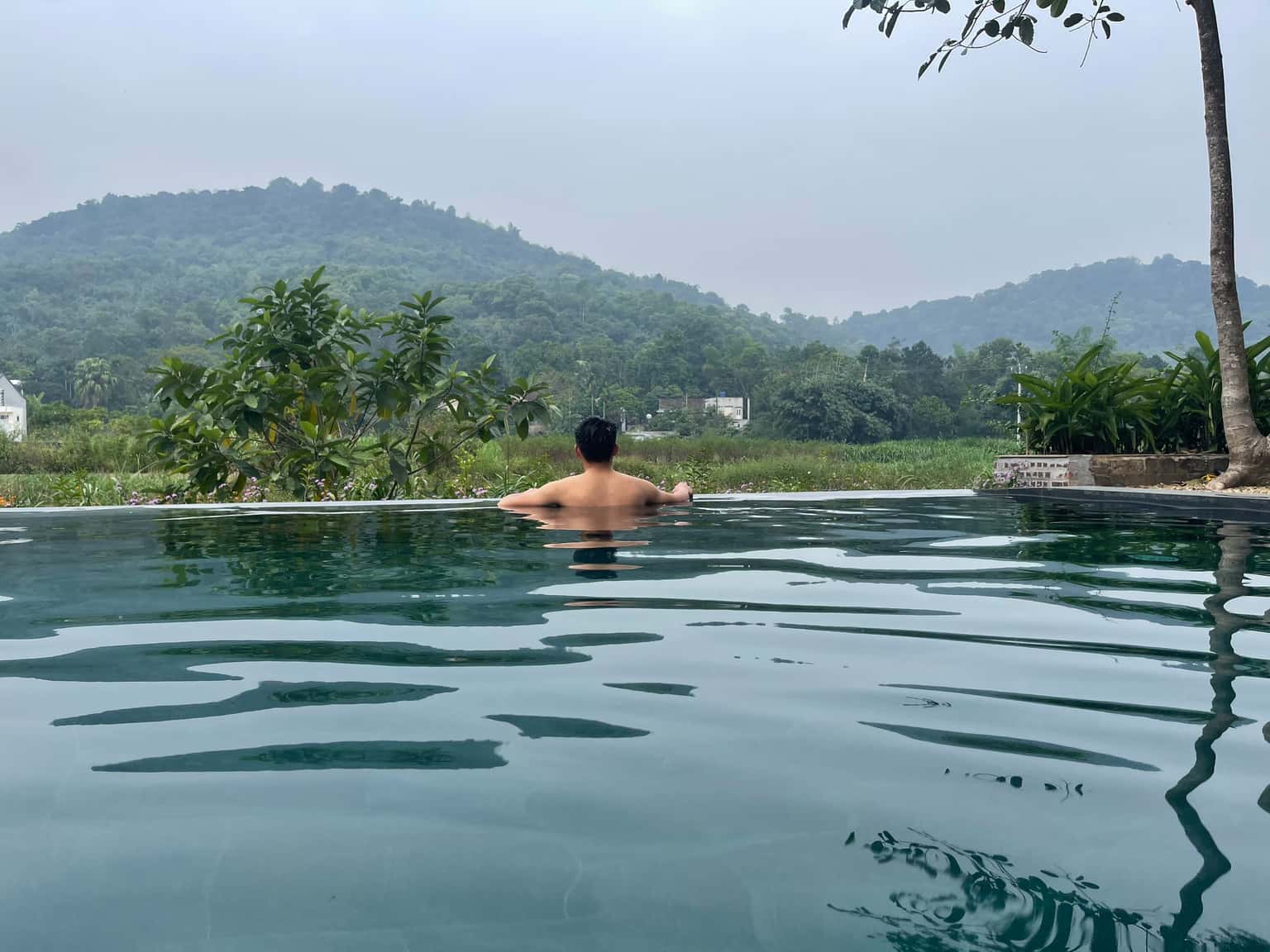 justfly khuon vien chung bavi hideaway