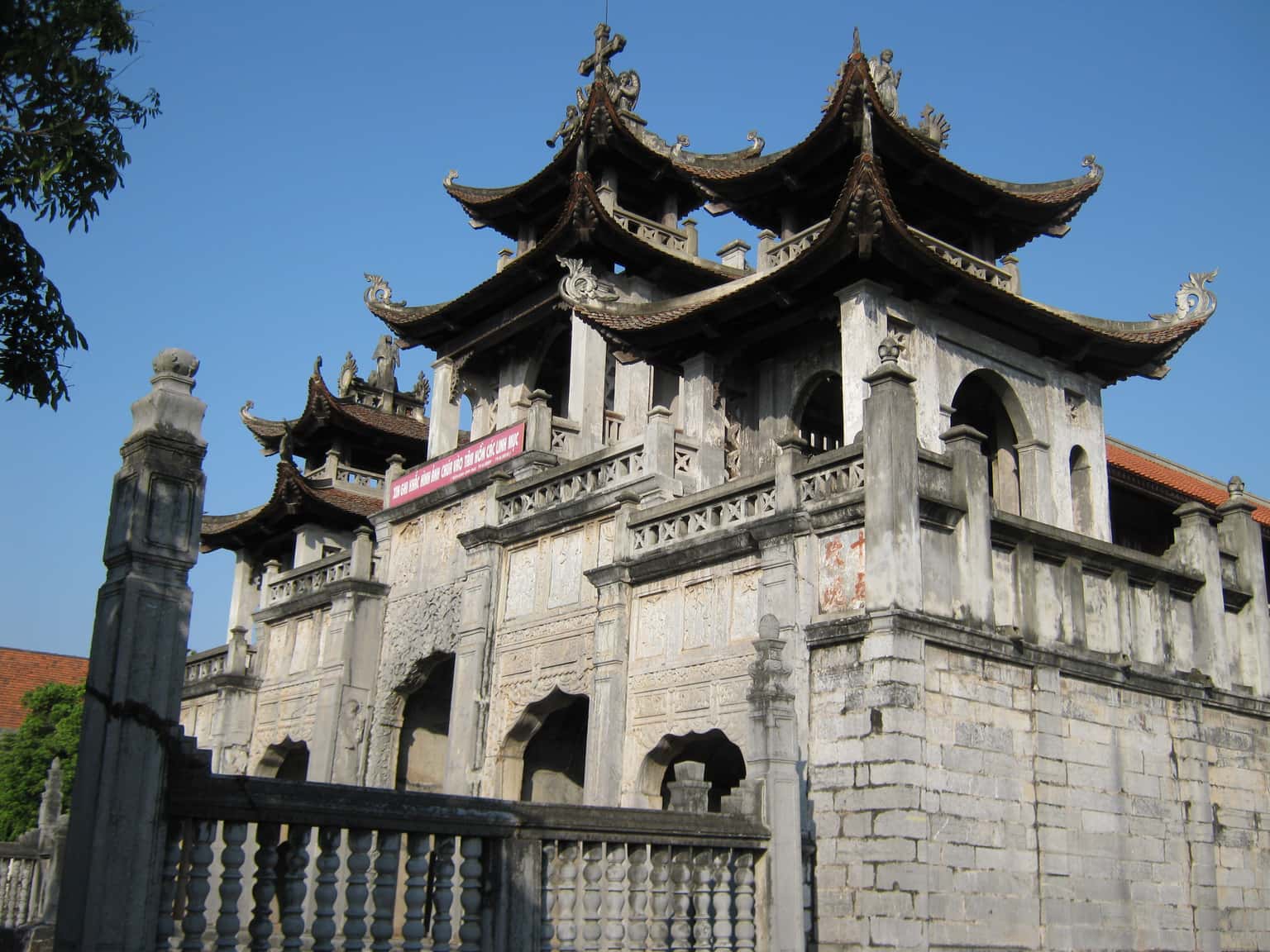 nha tho da phat diem dia diem du lich ninh binh attnib13