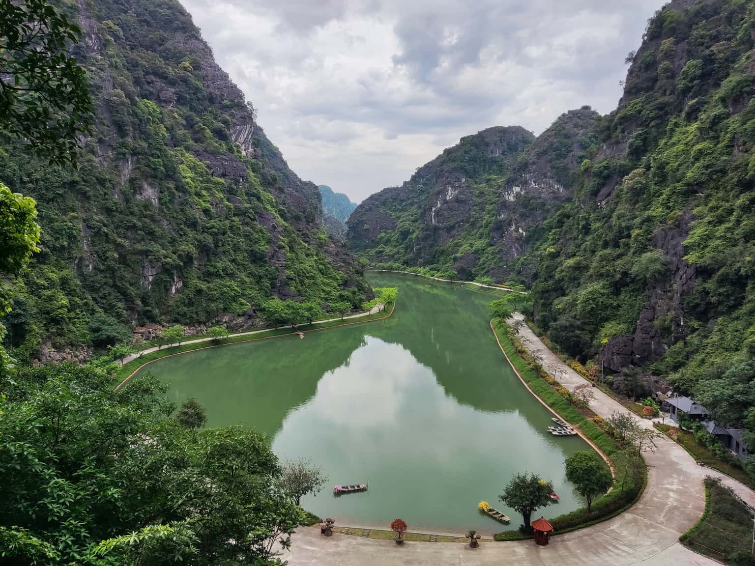 tuyet tinh coc dia diem du lich ninh binh attnib07
