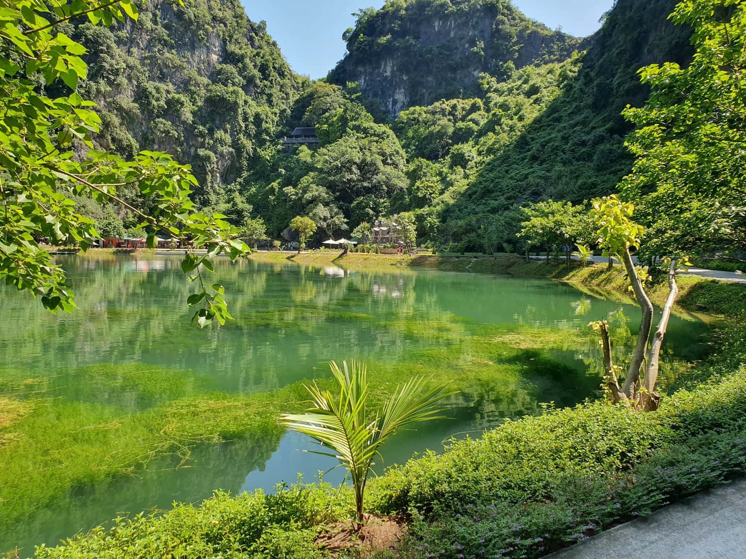 tuyet tinh coc dia diem du lich ninh binh attnib07
