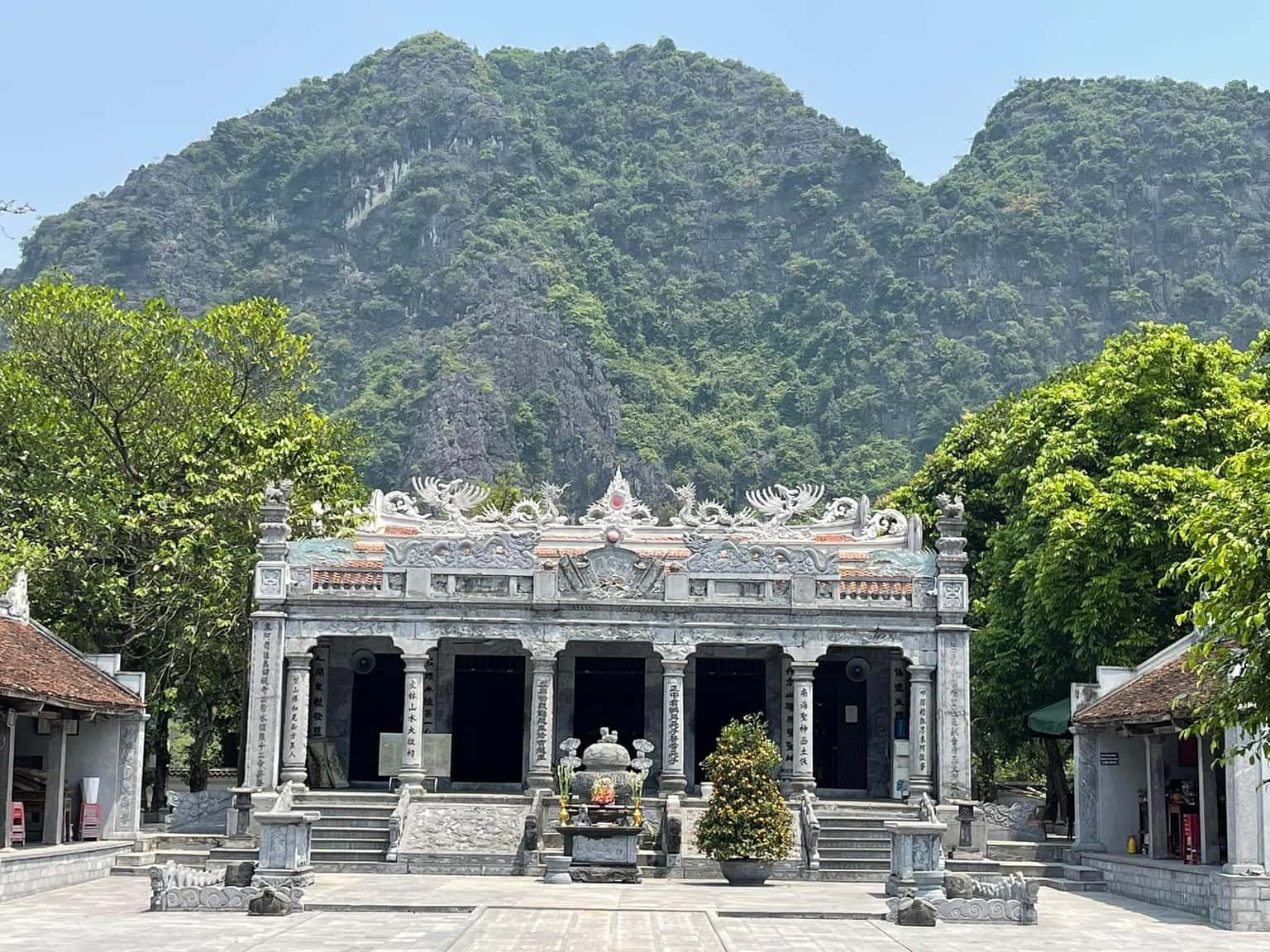 den thai vi dia diem du lich ninh binh attnib14