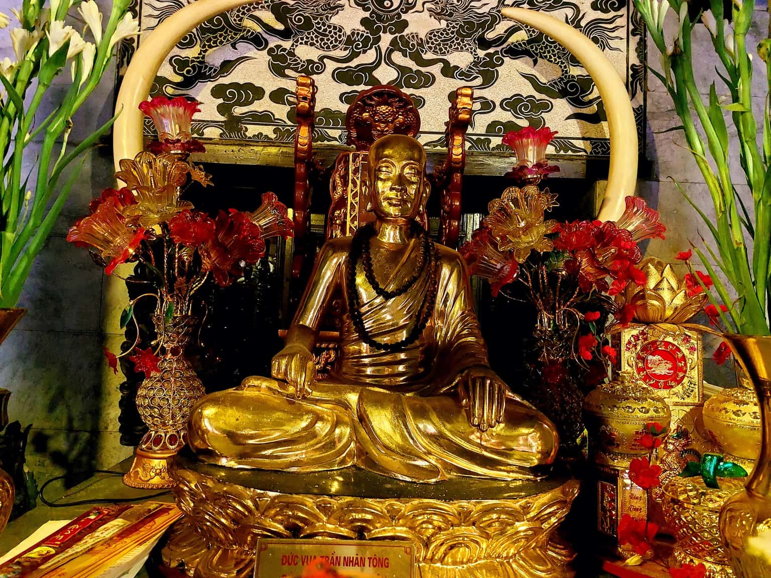 den thai vi dia diem du lich ninh binh attnib14