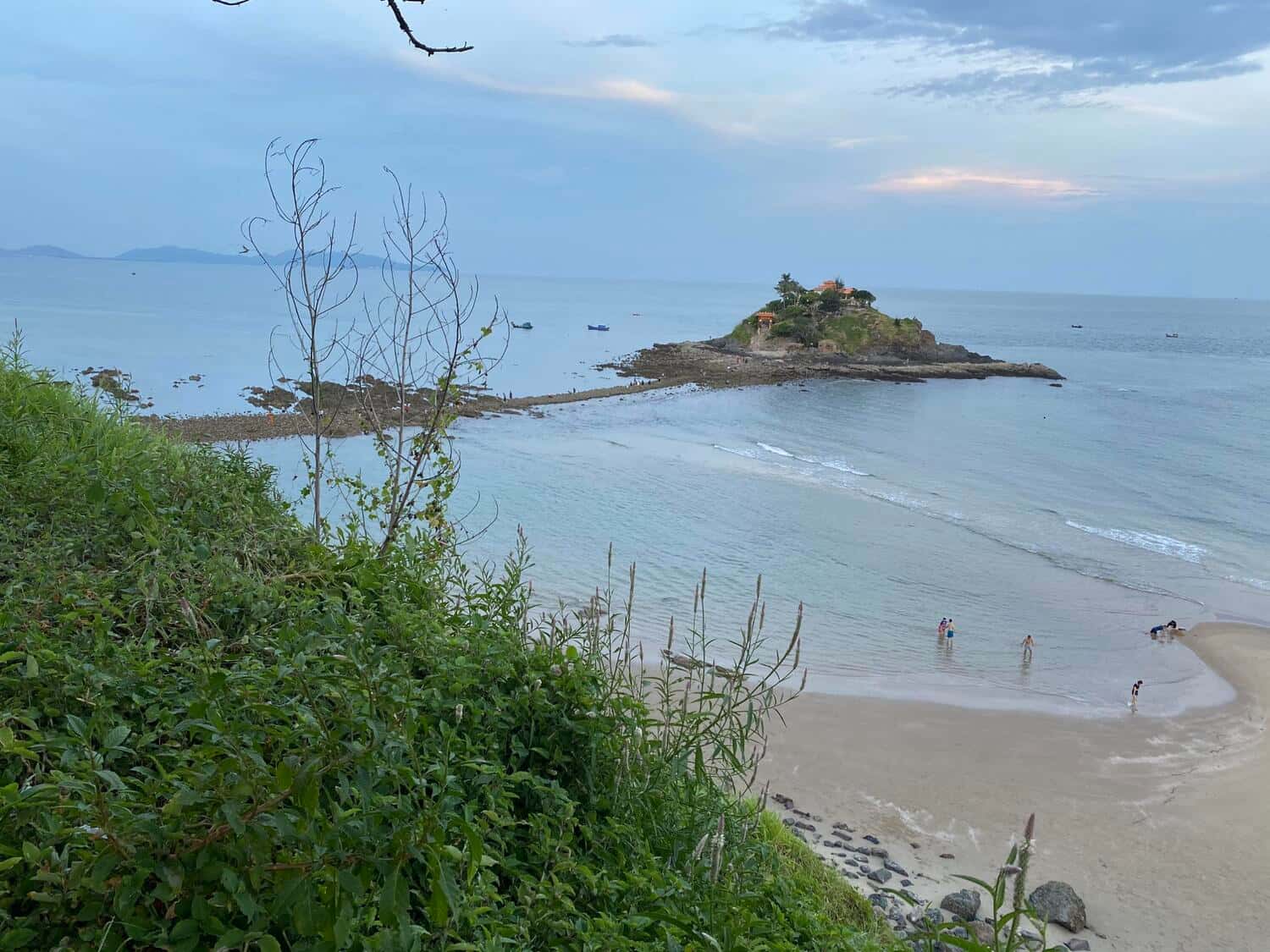 bai vong nguyet dia diem du lich vung tau attvut46