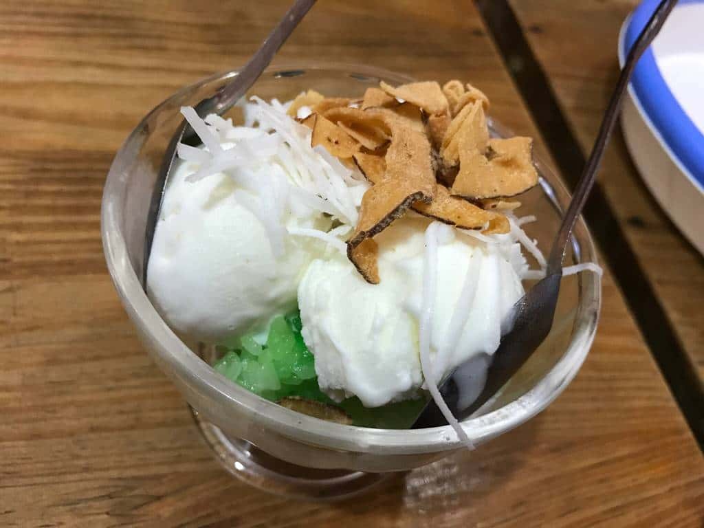 street food walking tour hanoi