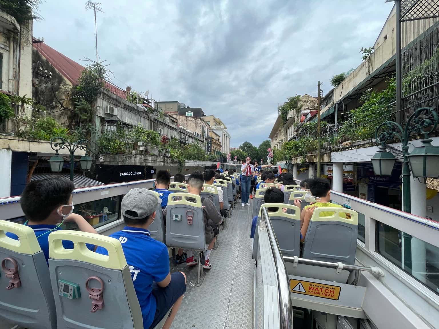 hop on hop off bus tour hanoi