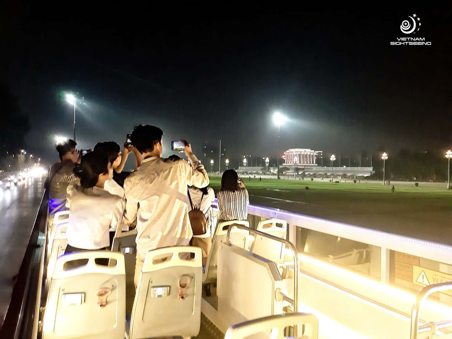 hop on hop off bus tour hanoi