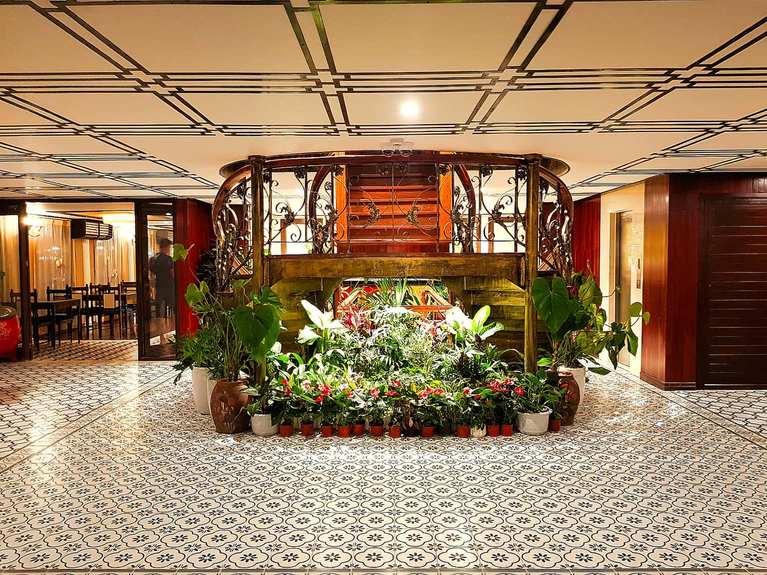 indochine cruise lan ha indochina sail  ha long bay