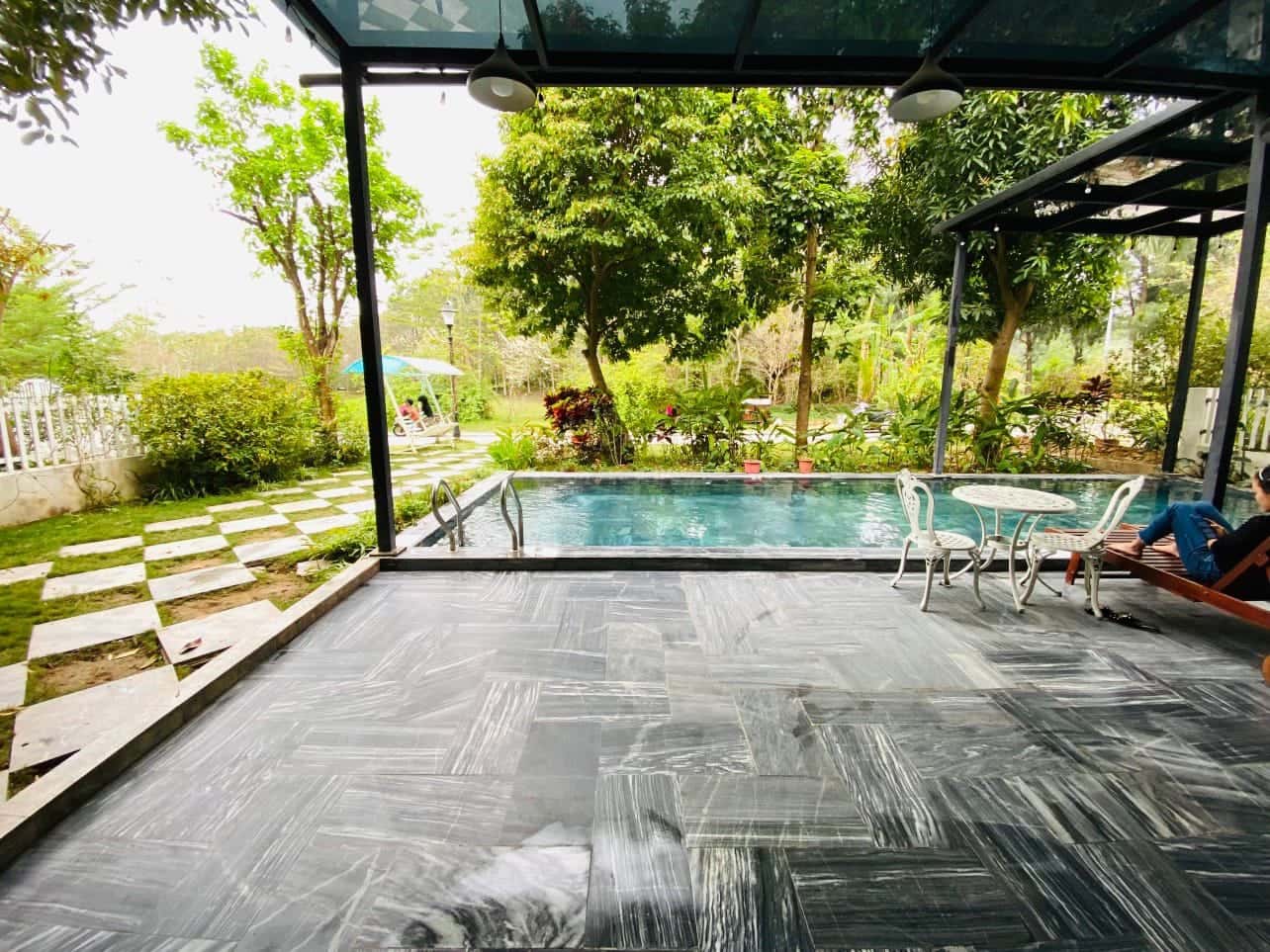 Spacious garden