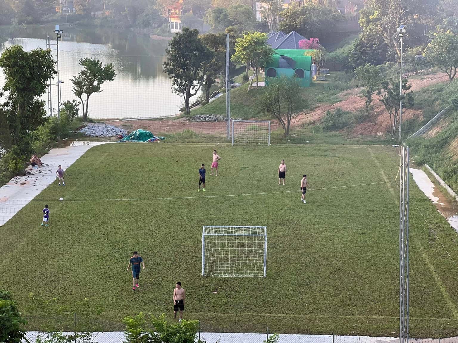 Sân bóng đá 1000m2 