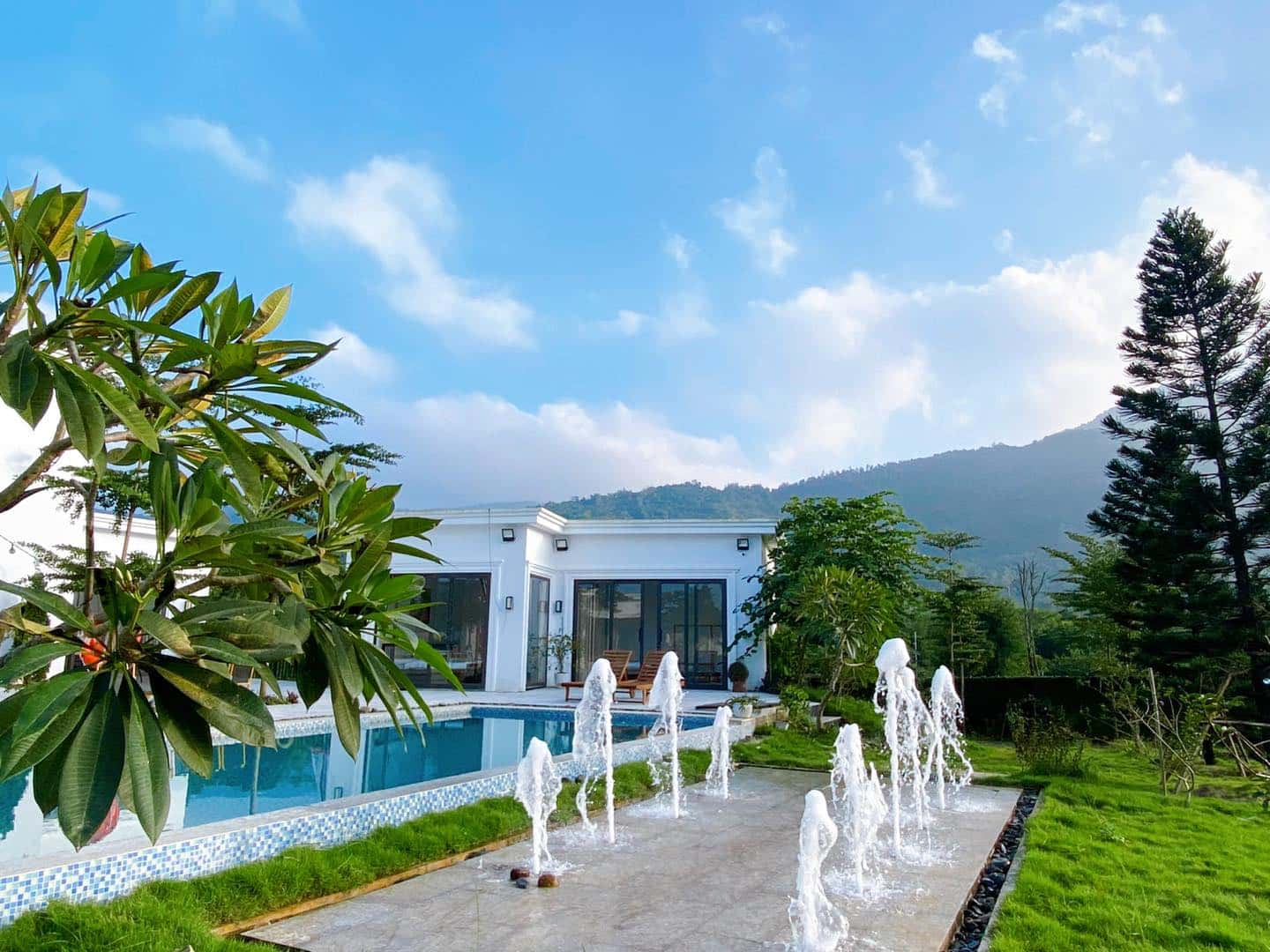 justfly hollymount villa hoa binh