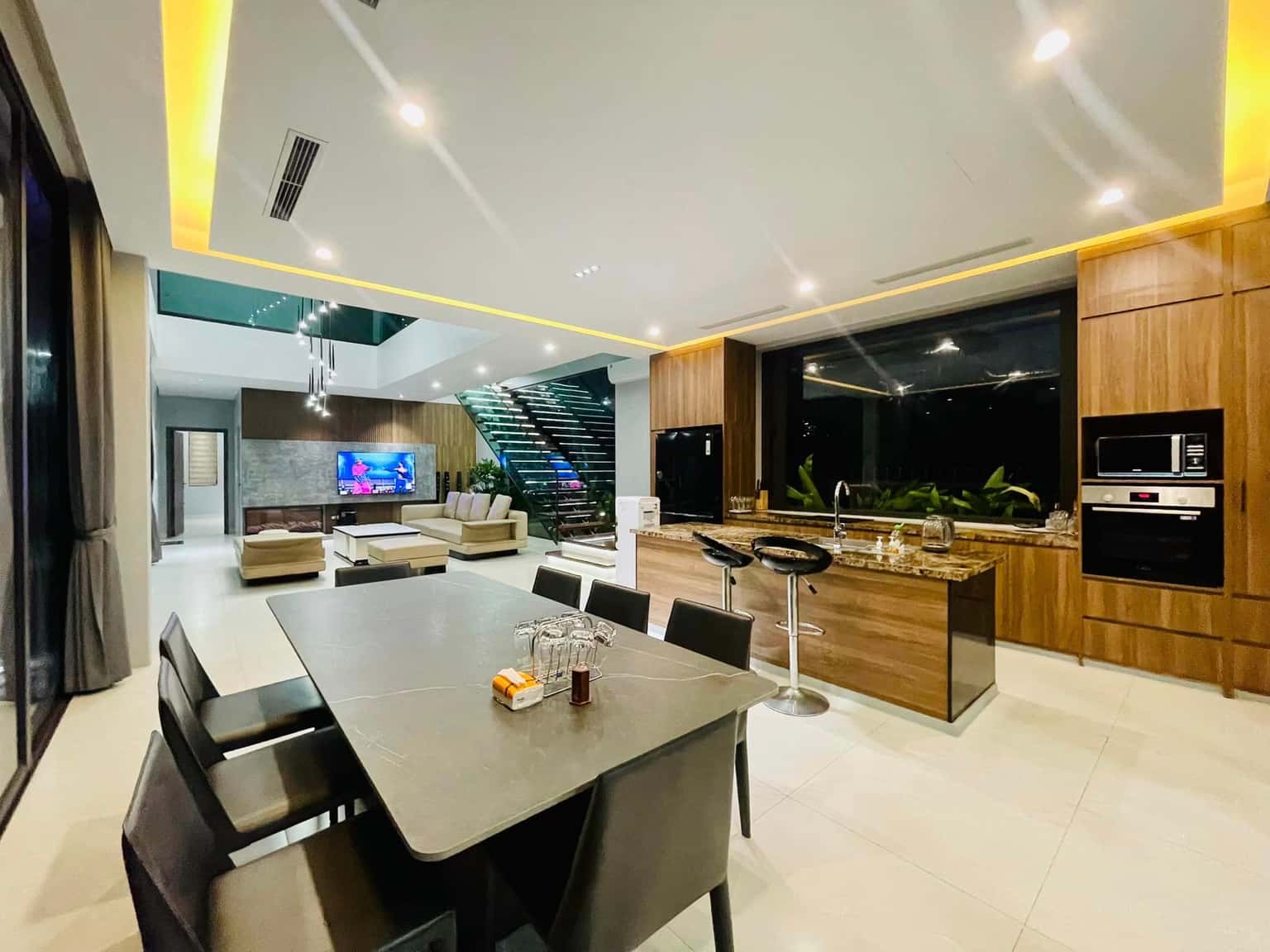 Cọc tài sản khi check in 