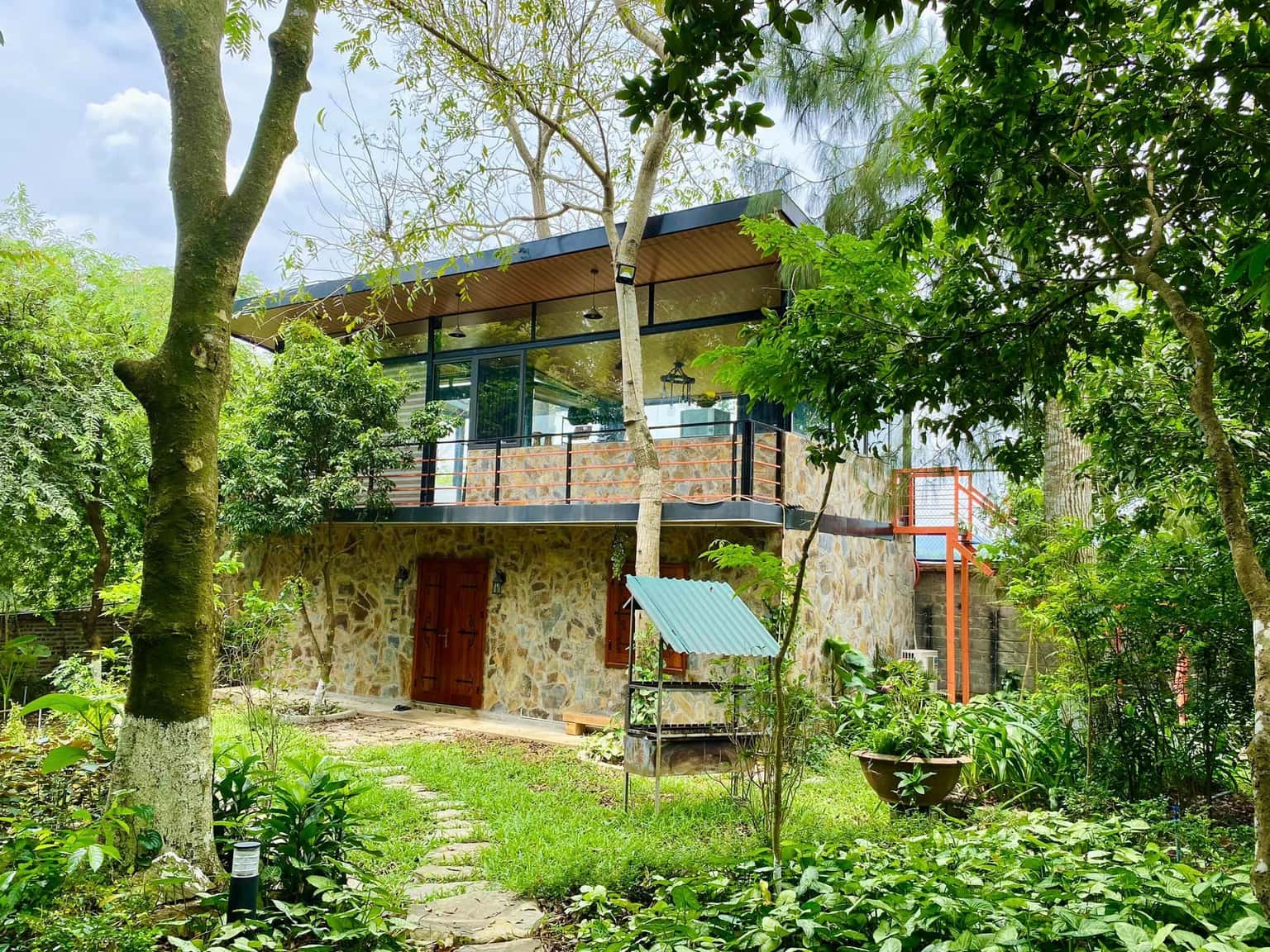 Sunset House, Hoà Bình — ảnh 1