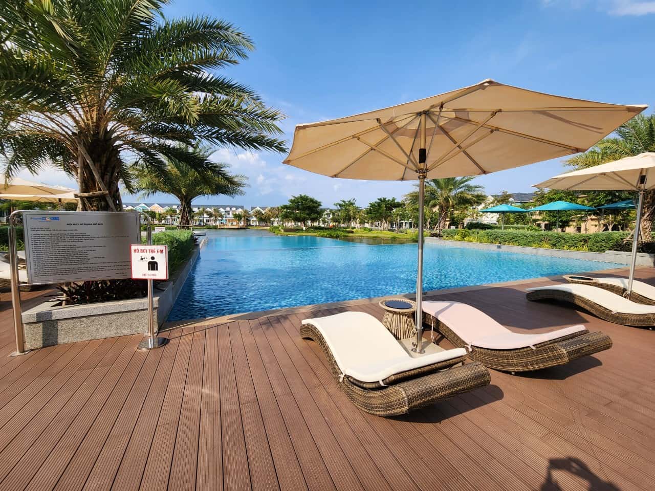 Shared pool (Club House)