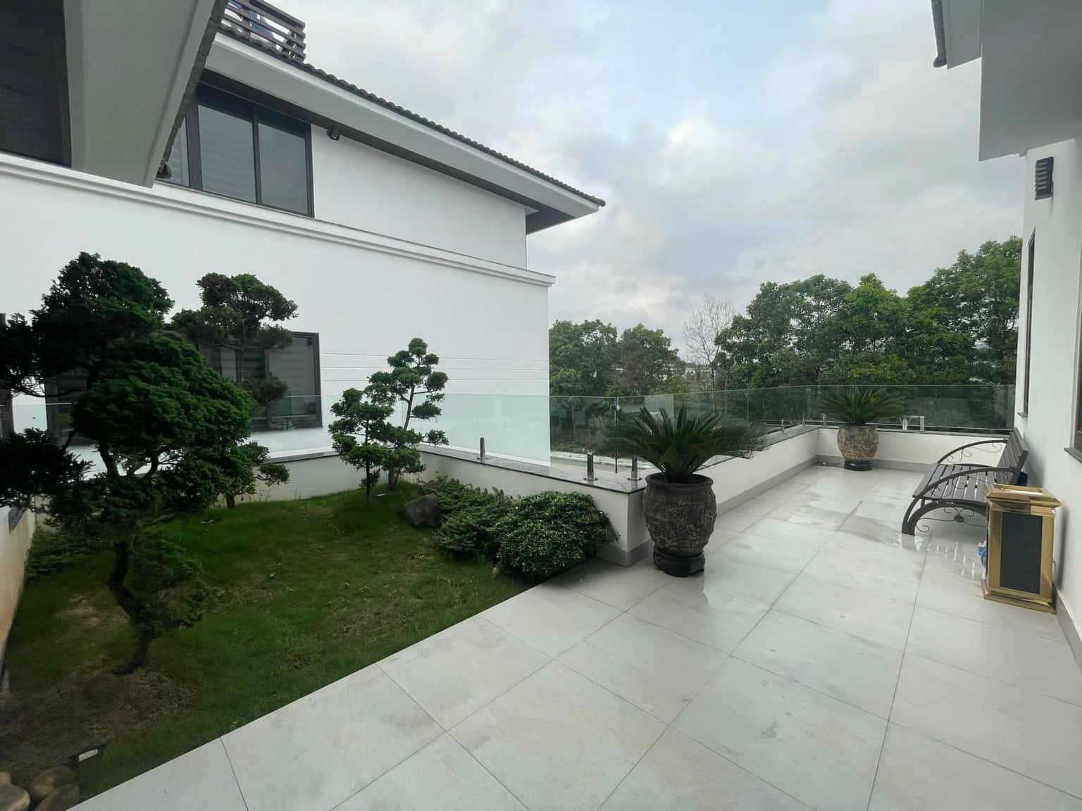 Scenic balcony
