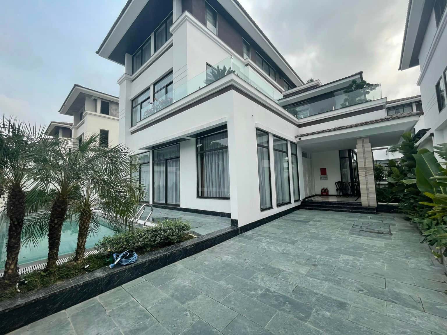 Spacious yard