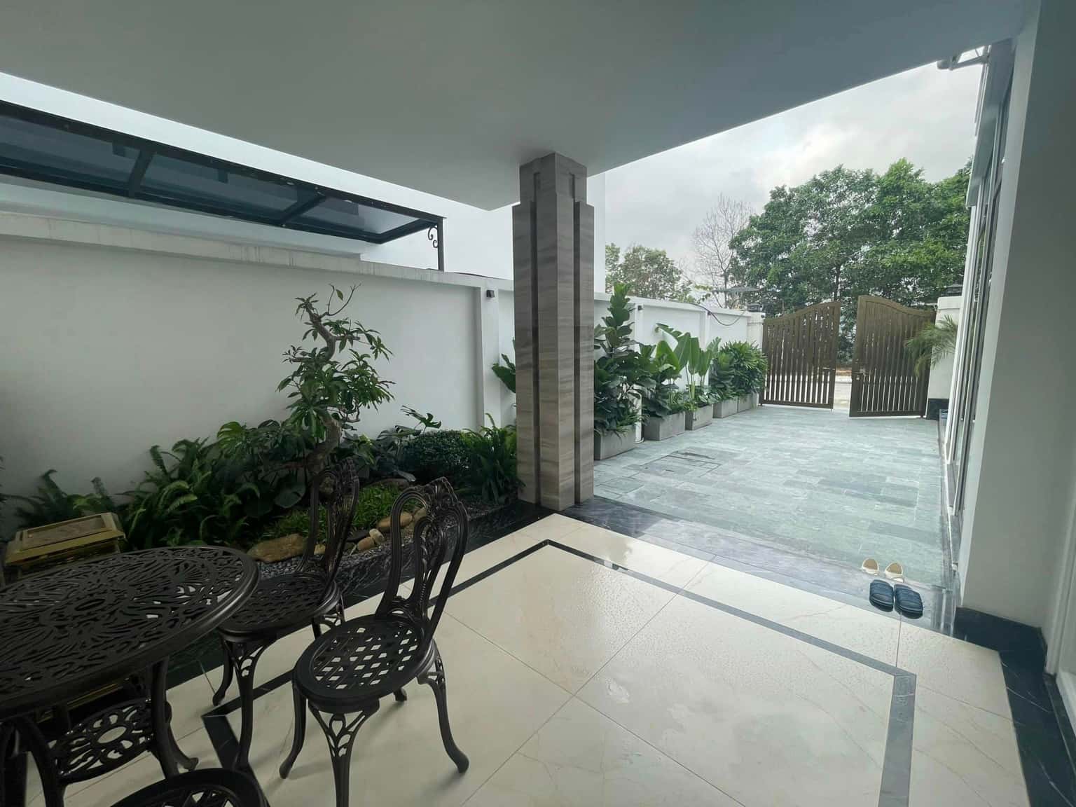 Outdoor dining table