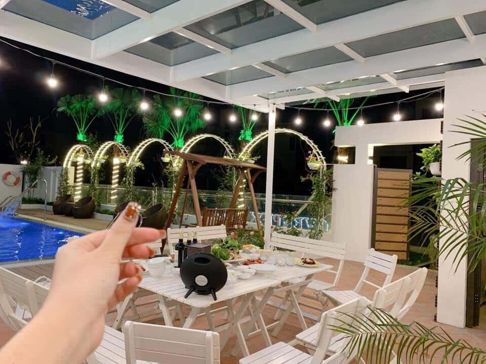 Bàn ăn ngoài trời 