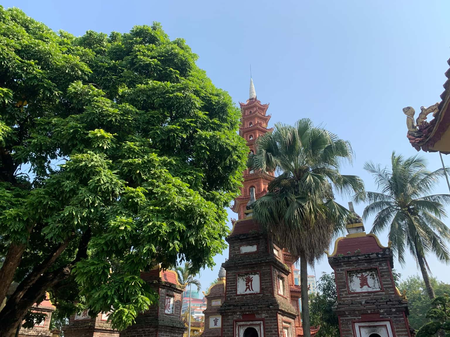 Chùa Trấn Quốc, Hà Nội  — ảnh 16