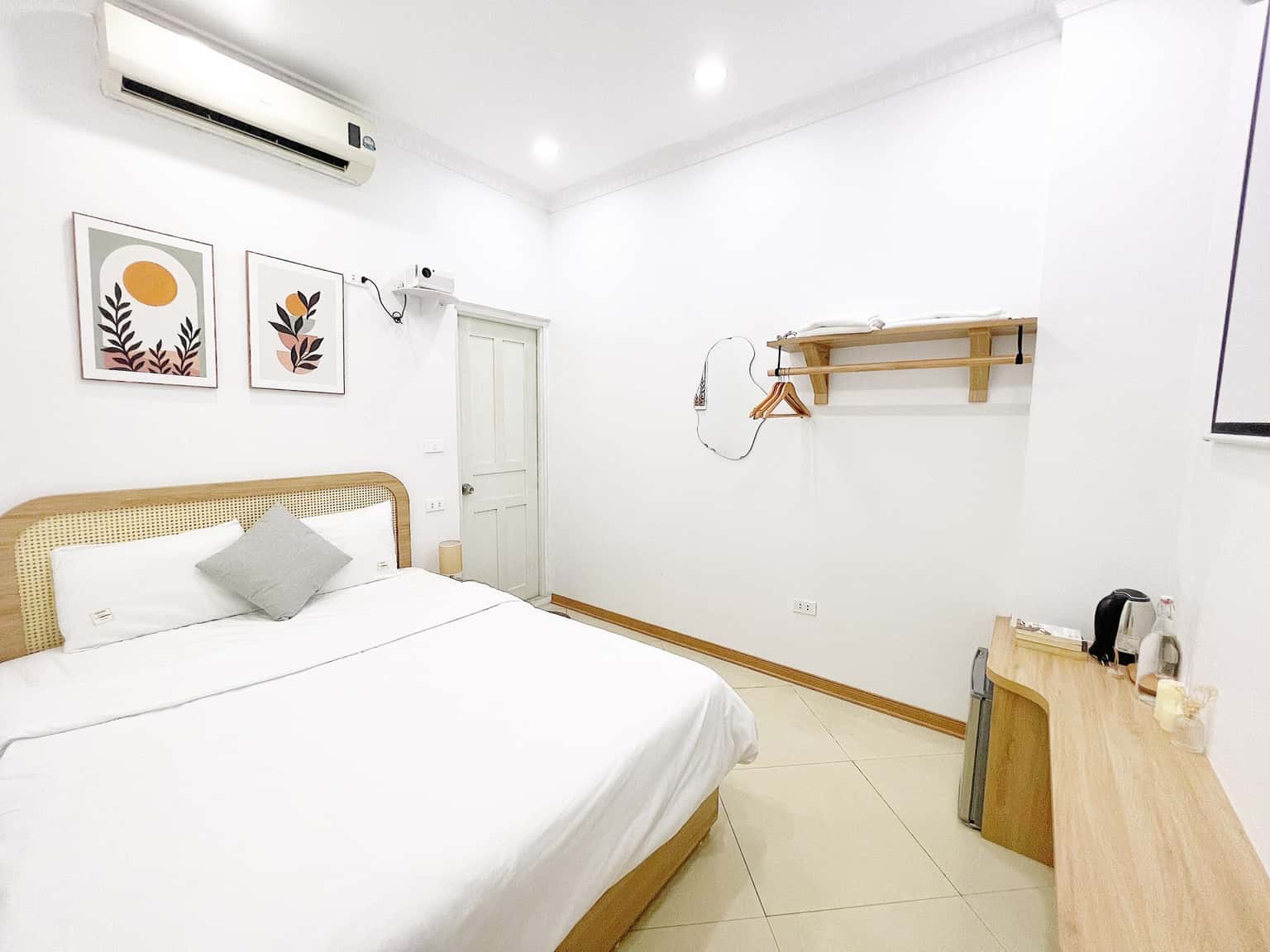 Chiru Homestay - 402 Nguyễn Thái Học, Ba Đình — ảnh 1