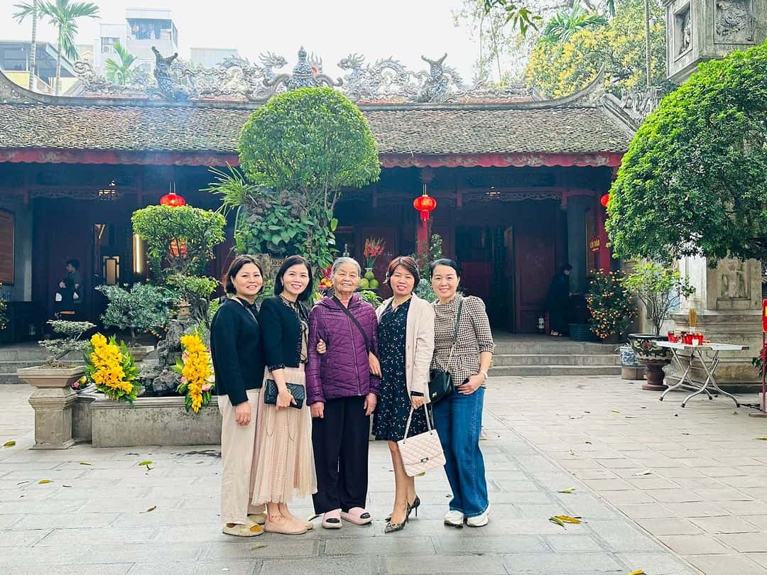 justfly den quan thanh hanoi