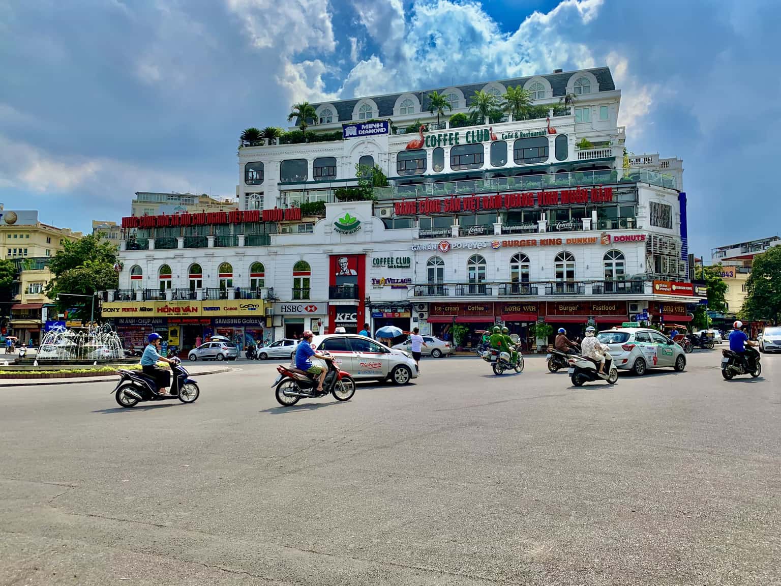 justfly quang truong dong kinh nghia thuc hanoi