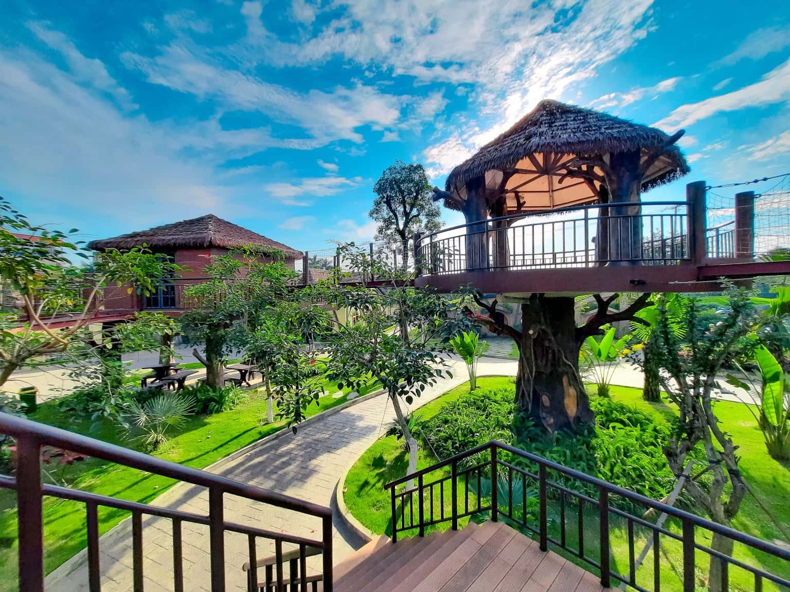 justfly cong vien thien duong bao son hanoi