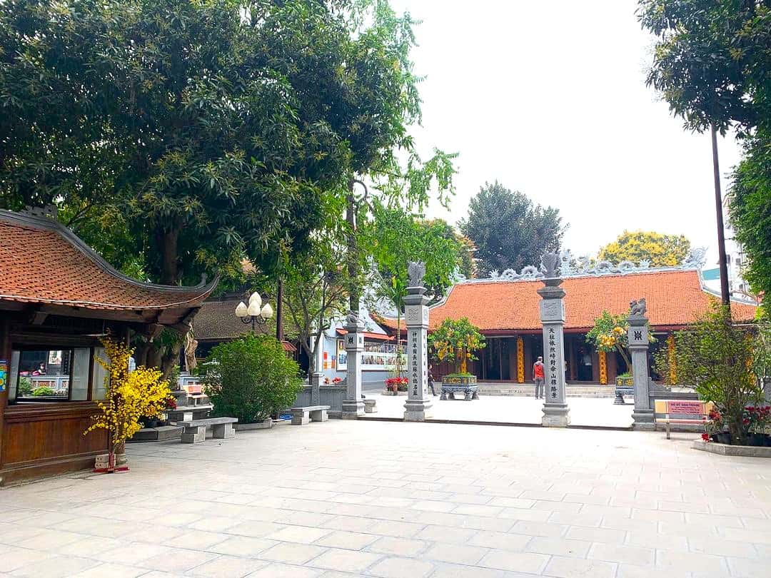 justfly chua ha hanoi