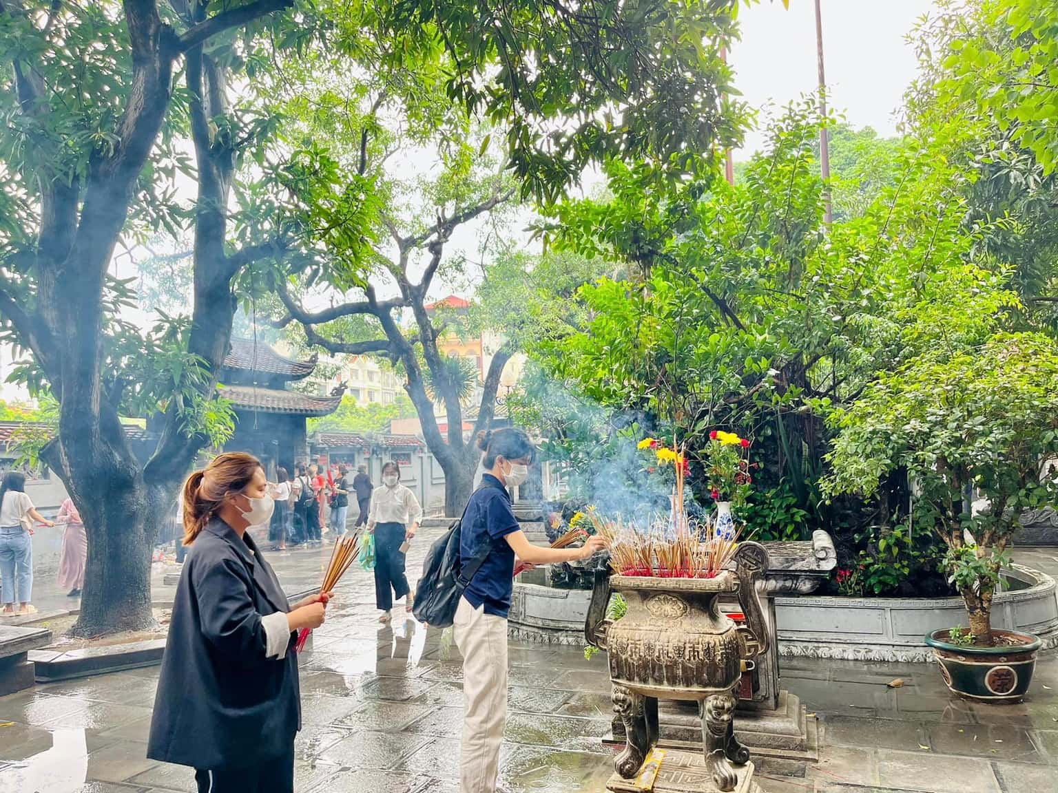 justfly chua ha hanoi