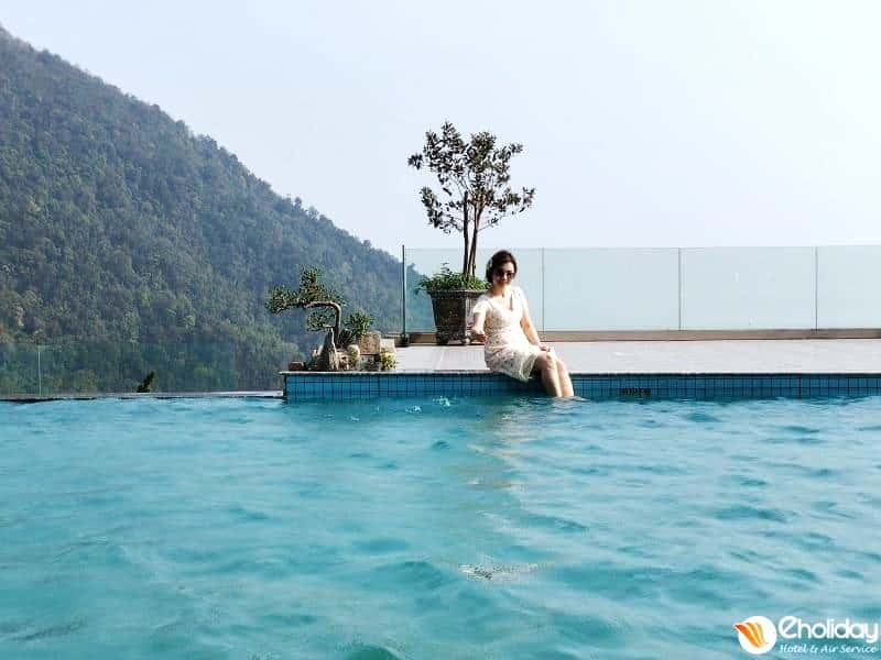 Shared swimming pool