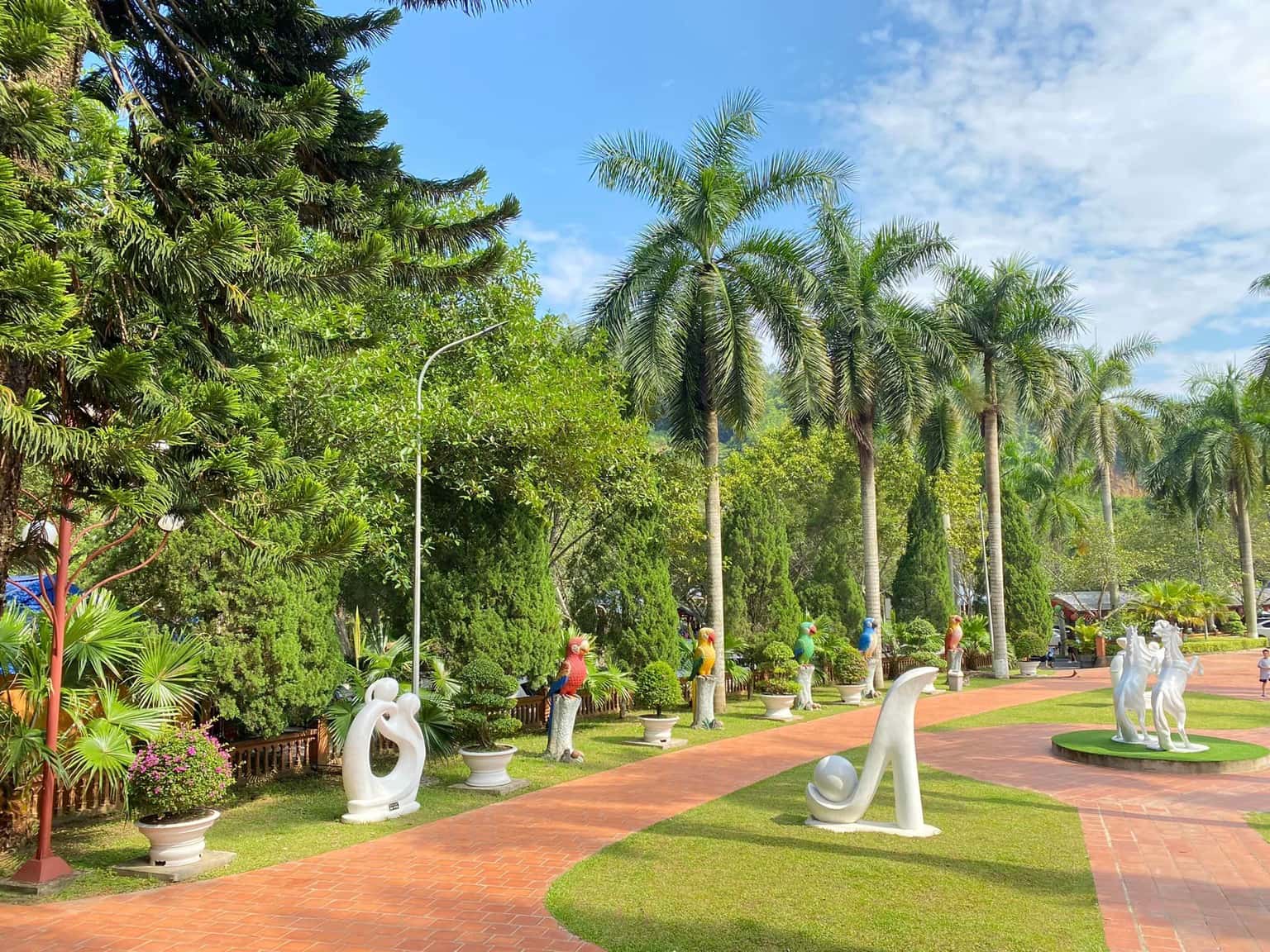 justfly khu du lich ao vua ba vi hanoi