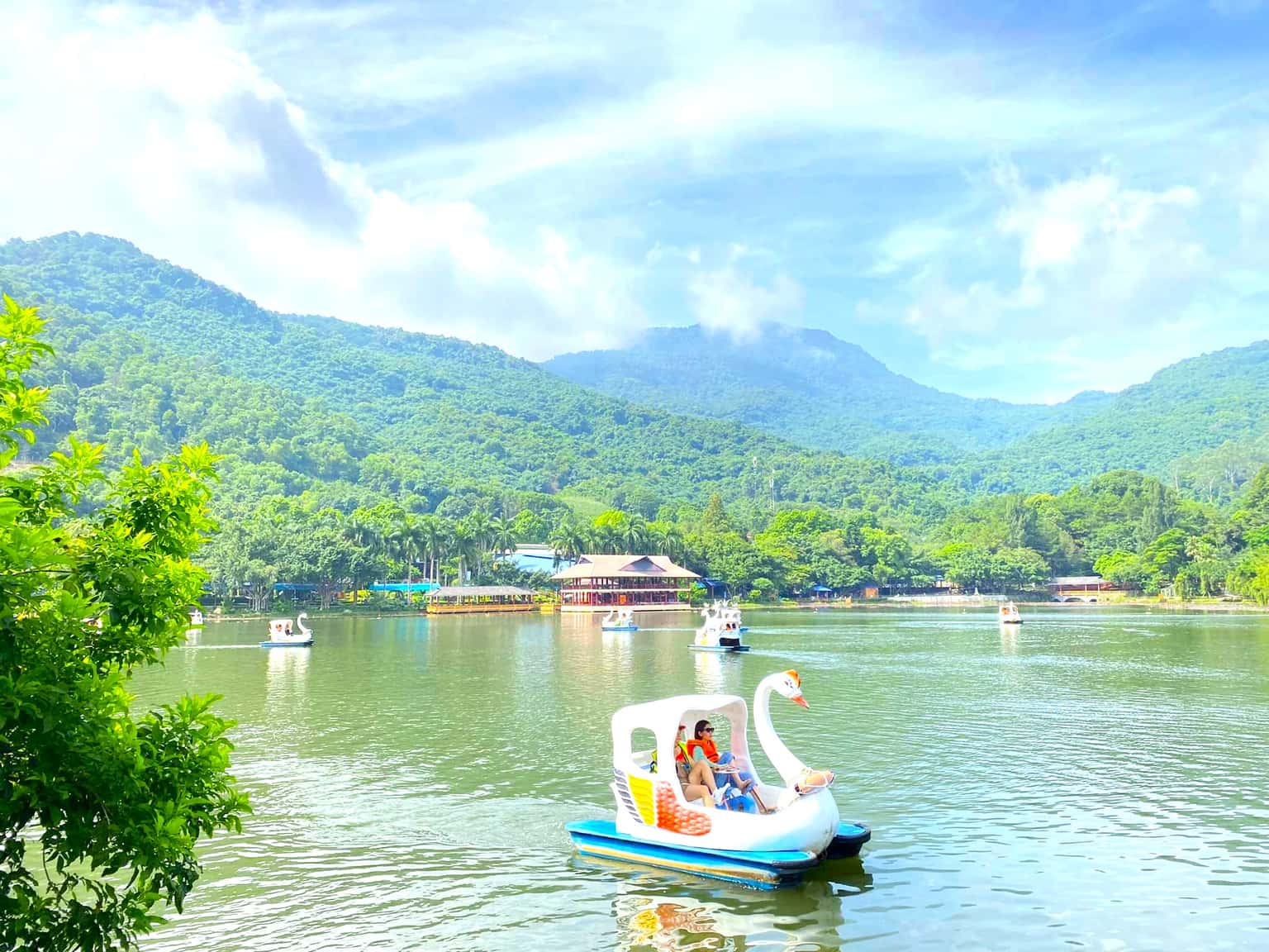 justfly khu du lich ao vua ba vi hanoi