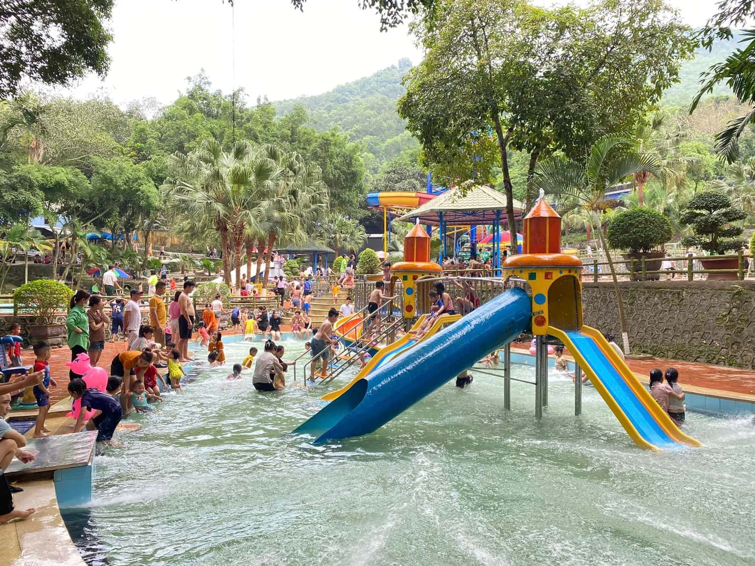 justfly khu du lich dam long ba vi hanoi