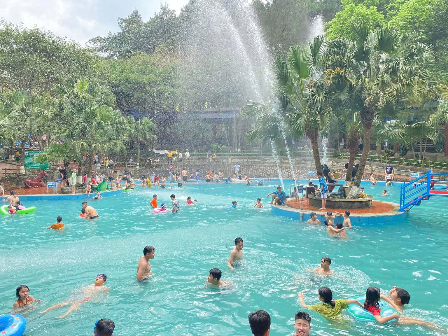 justfly khu du lich dam long ba vi hanoi