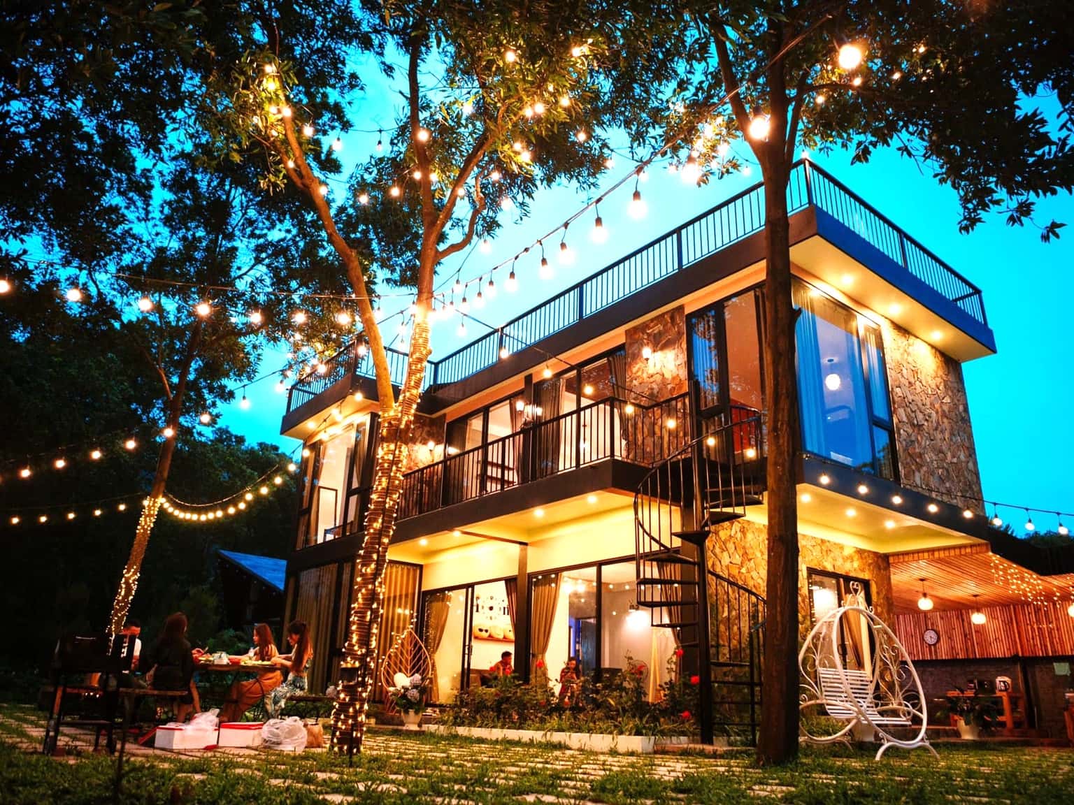 Lâm Trường, Sóc Sơn的玻璃屋（Moon Villa）