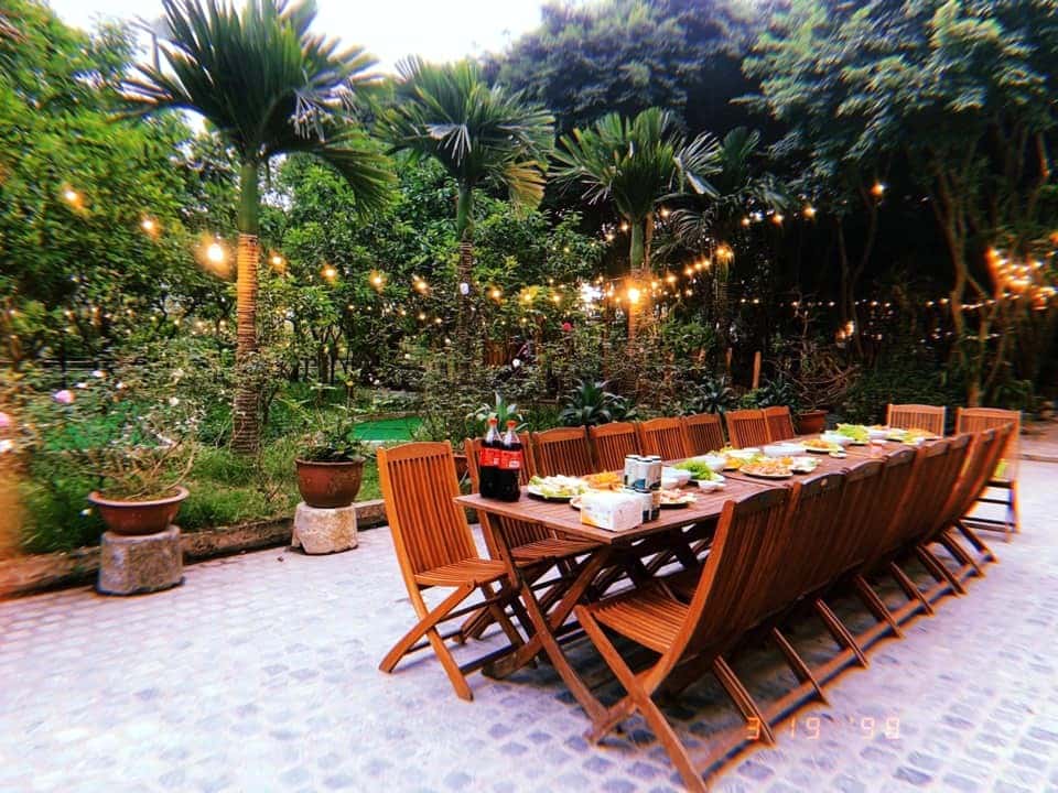 Bàn ăn ngoài trời 